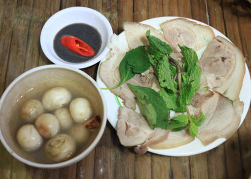 Thịt luộc cà pháo mắm tôm món Bắc Sài Gòn