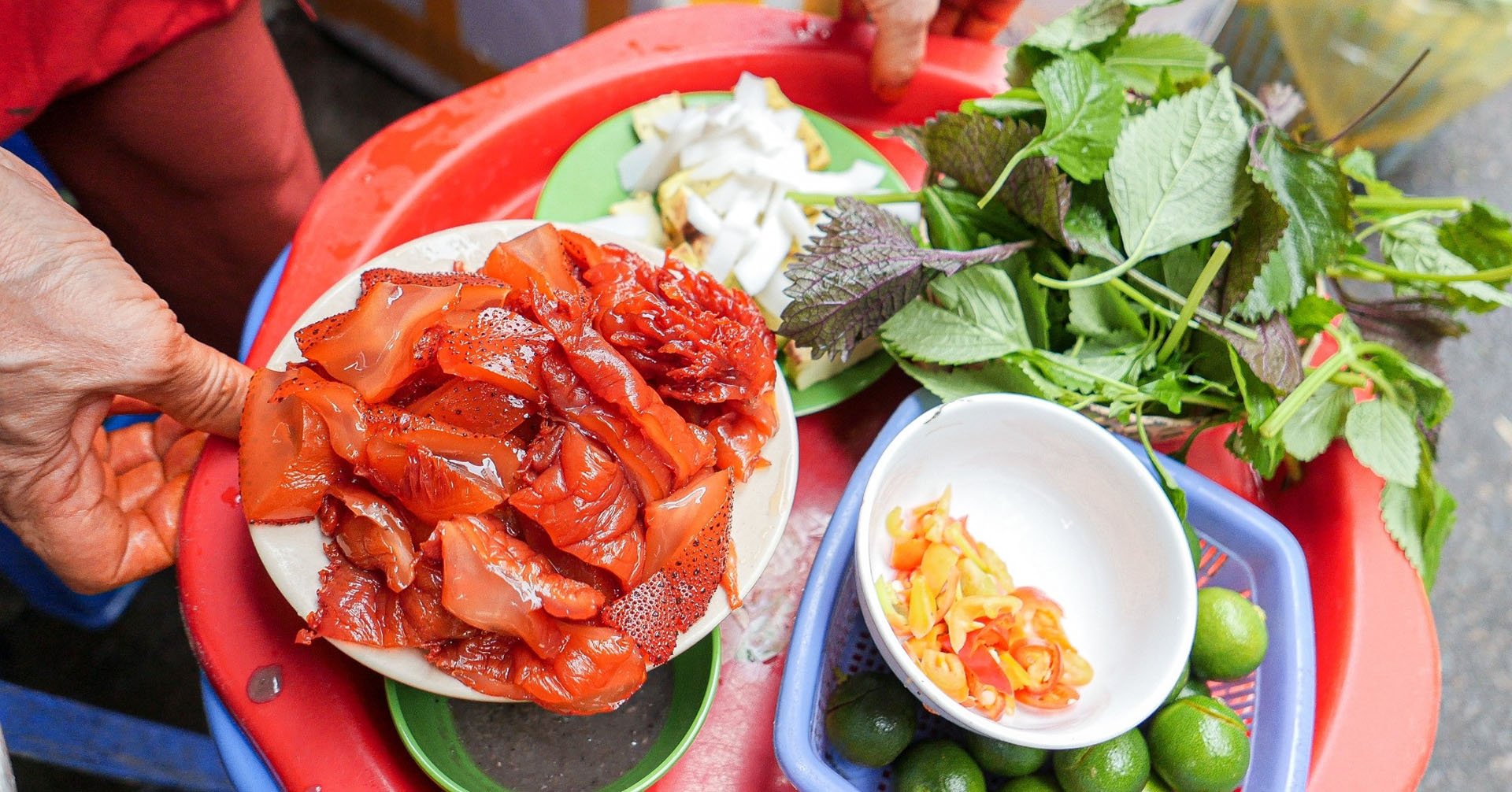 Món ăn ngon Hải Phòng - Nộm sứa đỏ