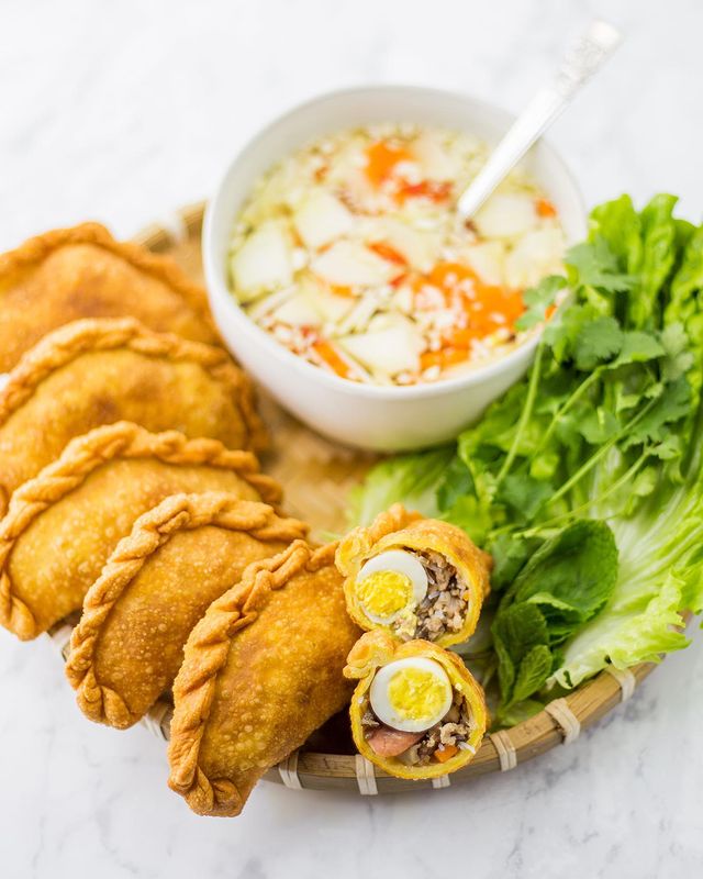 Bánh gối - món ăn ngon Hà Nội