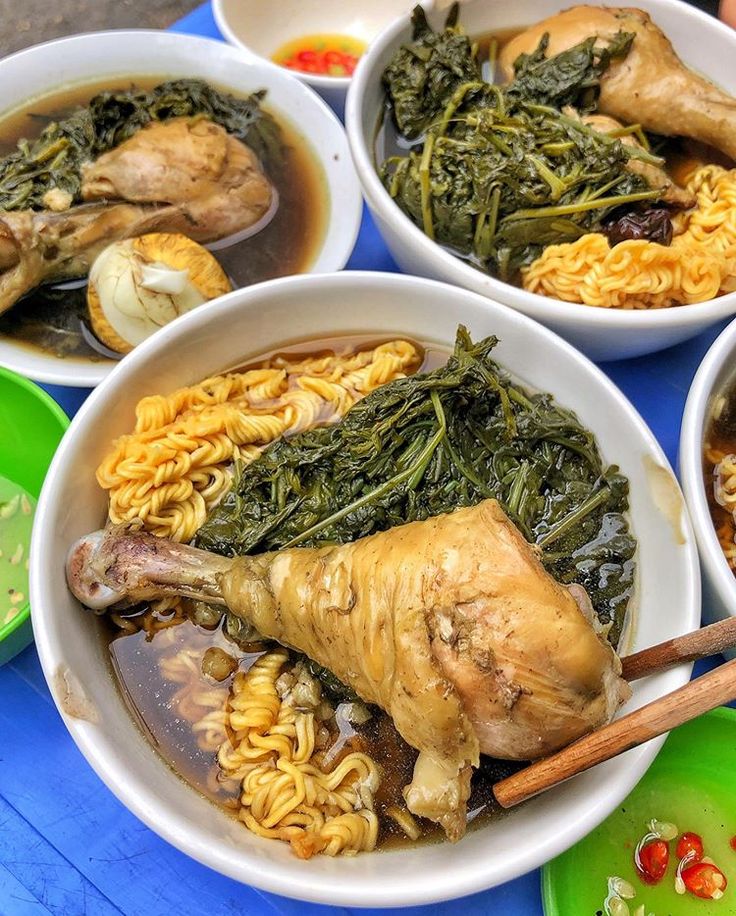 Mì gà tần - món ăn ngon Hà Nội