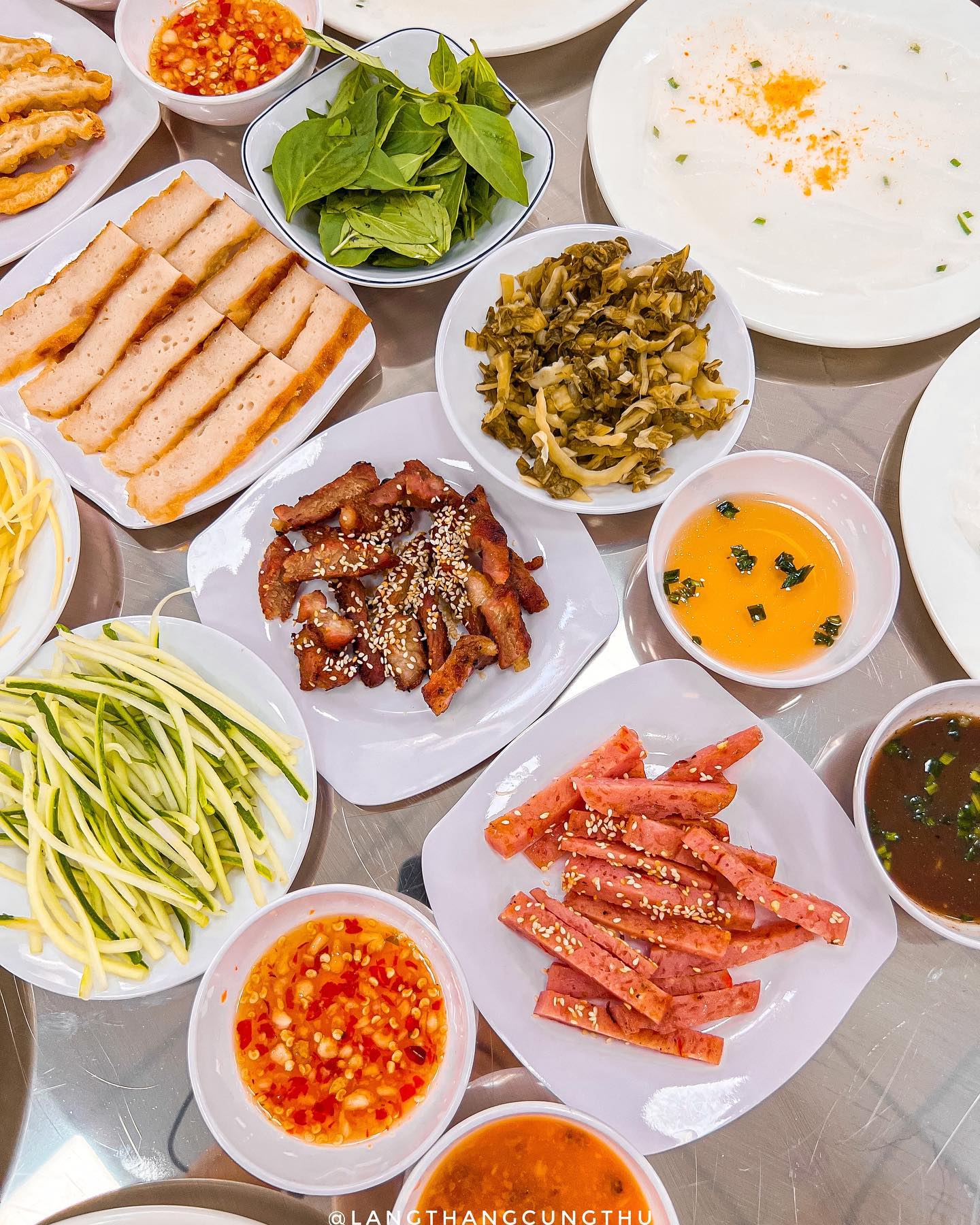 Bánh ướt chồng dĩa món ăn ngon Vũng Tàu