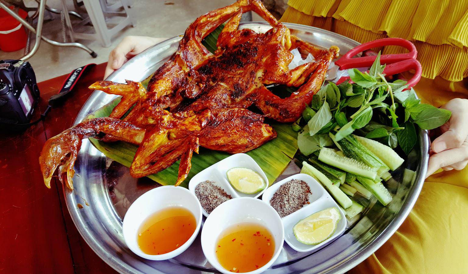 Gà nướng lu Long Sơn món ăn ngon Vũng Tàu