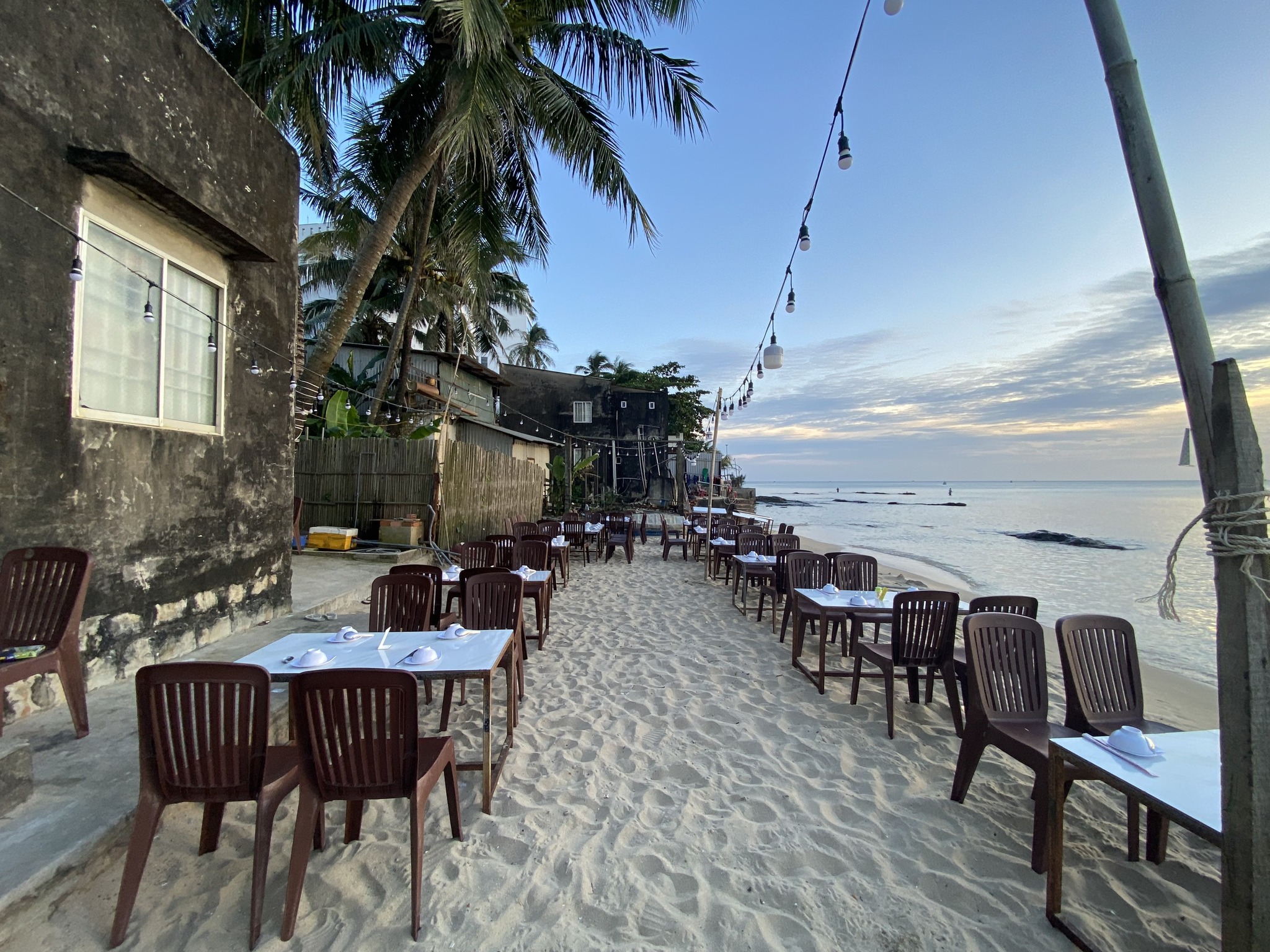 Quán Việt Phú Quốc view biển