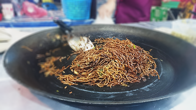 Bee Hoon bún ăn kèm nước sốt đen ngon rẻ ở chợ đêm Langkawi