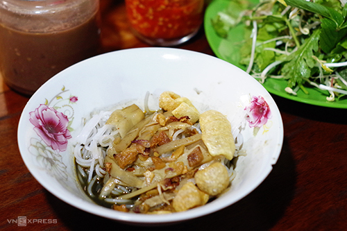 Bún cua thối Pleiku còn được gọi tắt là bún thối