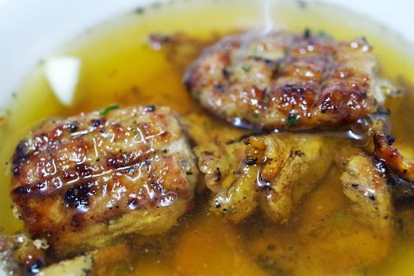 Nguyên liệu tươi ngon tại bún chả Hương Liên