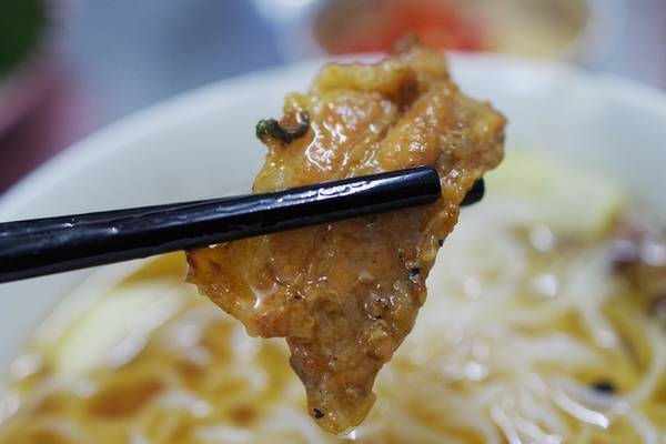 Chả miếng đặc trưng của bún chả Hương Liên
