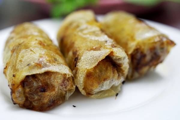 Các món ăn kèm tại bún chả Hương Liên