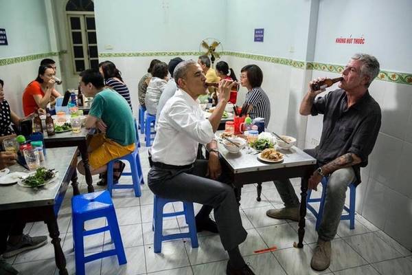 Obama thưởng thức bún chả Hương Liên