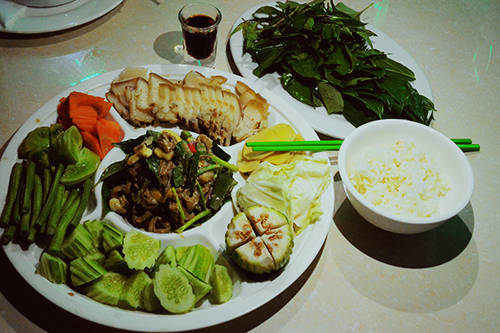 Món mắm ‘ngửi thấy ghê ăn thấy mê’ ở xứ sở chùa tháp