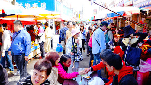 Chợ sáng ở Hakodate. Ảnh: Pinterest.