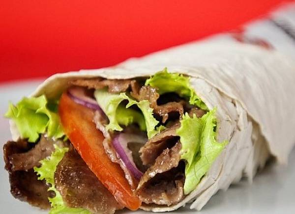 Món bánh cuộn Dürüm Thổ Nhĩ Kỳ cuốn hút