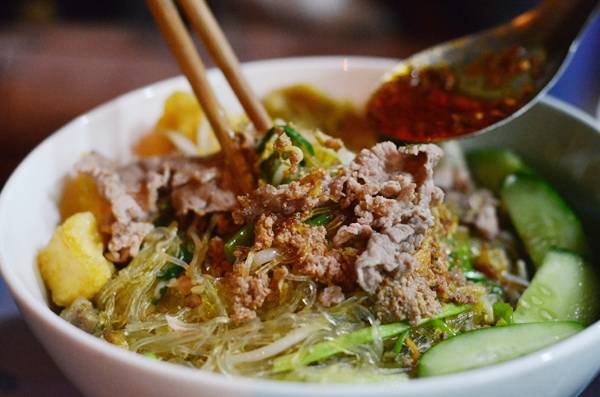 Một suất miến cua trộn món ngon Đống Đa đầy ắp giá 20.000 đồng