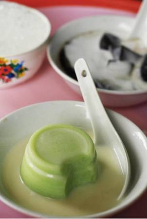 Chè bơ Xã Đàn món ngon Đống Đa giá 14.000 đồng