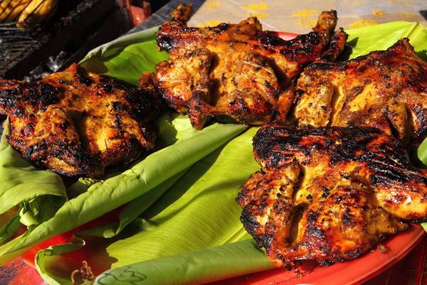 Thịt gà Ayam Percik món ngon đường phố Malaysia