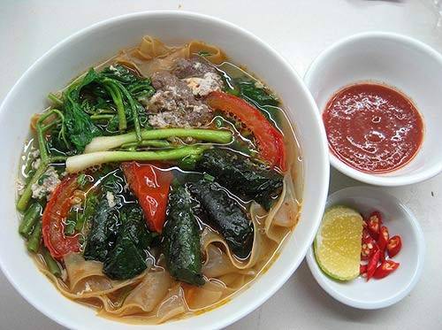 Bánh đa cua món ngon Hải Phòng không thể bỏ qua