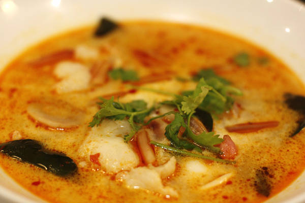 Món ngon Thái Lan - Cái tên Tom Yum đã nói lên nhiều về cách thức và mùi vị của món ăn.