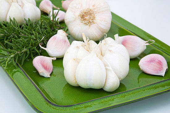 Tỏi - thực phẩm tăng miễn dịch phòng sởi hiệu quả cho trẻ
