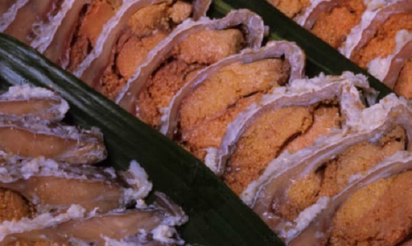 Ban đầu phần gạo ướp cùng cá sẽ bị bỏ đi và người Nhật chỉ ăn phần cá. Ảnh: Biwako Visitors Bureau.