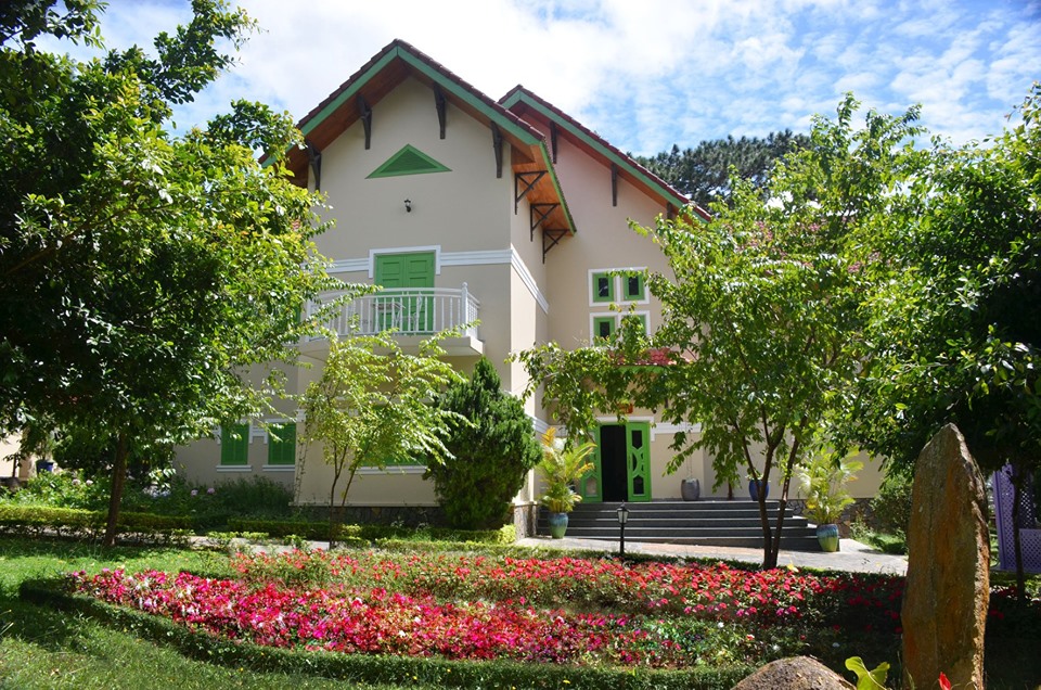 Không gian vườn hoa đẹp tại Tea Resort Đà Lạt