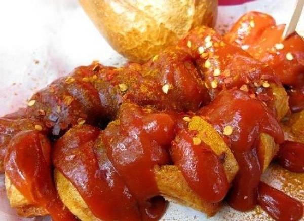 Currywurst - Món ăn đường phố biểu tượng của nước Đức