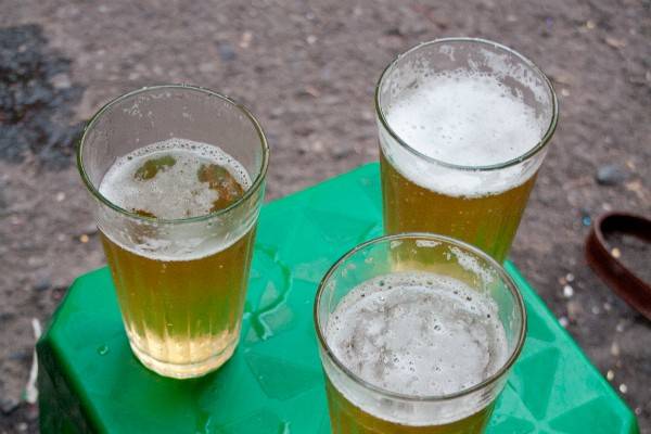 Ở Việt Nam, thưởng thức bia hơi là một nét văn hoá độc đáo