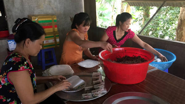 Làm ram Hà Tĩnh để bán cho khách đường xa