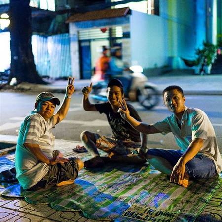 Đến Bùi Viện, đến với anh em bằng hữu, đến với những câu chuyện không đầu không đuôi, buồn vui đủ cả...