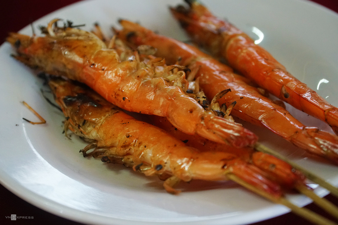 Du lịch Cù Lao Chàm - Tôm nướng thơm ngon