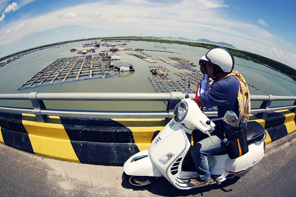 Một góc nhà bè Long Sơn. Ảnh: Tường Lý