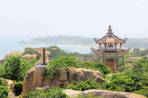 Một góc chùa Cổ Thạch. Ảnh: Hồ Ngọc Thanh.