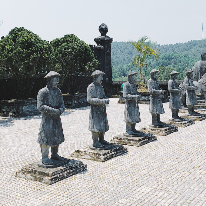 "Tuy dấu tích còn lại không nhiều nhưng trên các vết tích đó khiến mình cảm thấy nơi này thật sự rộng lớn và hoành tráng. Nó khiến mình luôn tự hỏi tại sao người xưa có thể xây dựng được một cung điện bề thế và đầy tính nghệ thuật như vậy", chàng trai chia sẻ.