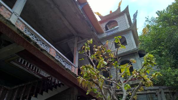 Chùa vẫn đang trong giai đoạn trùng tu.