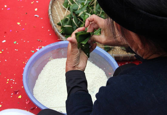 Coóc mò là món bánh dân dã tại Thái Nguyên. Ảnh: Trang Hà