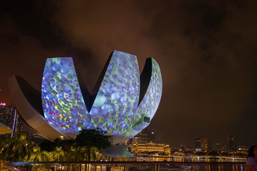 Tác phẩm Motherearth i Light Singapore