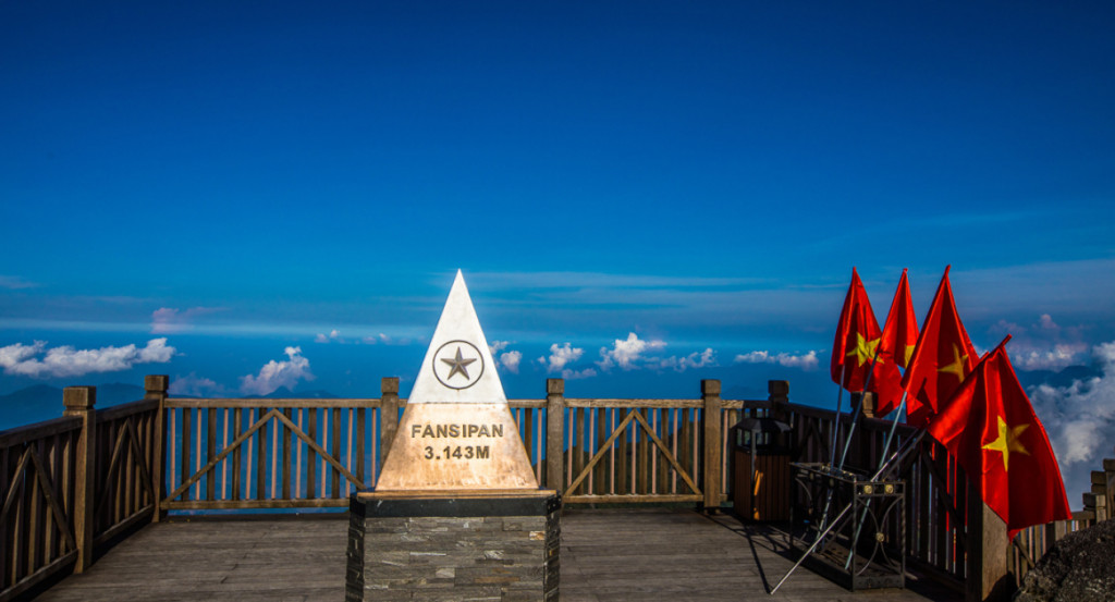 mount-fansipan-summit-view_0-1024x553-1 mount Fansipan summit view_0