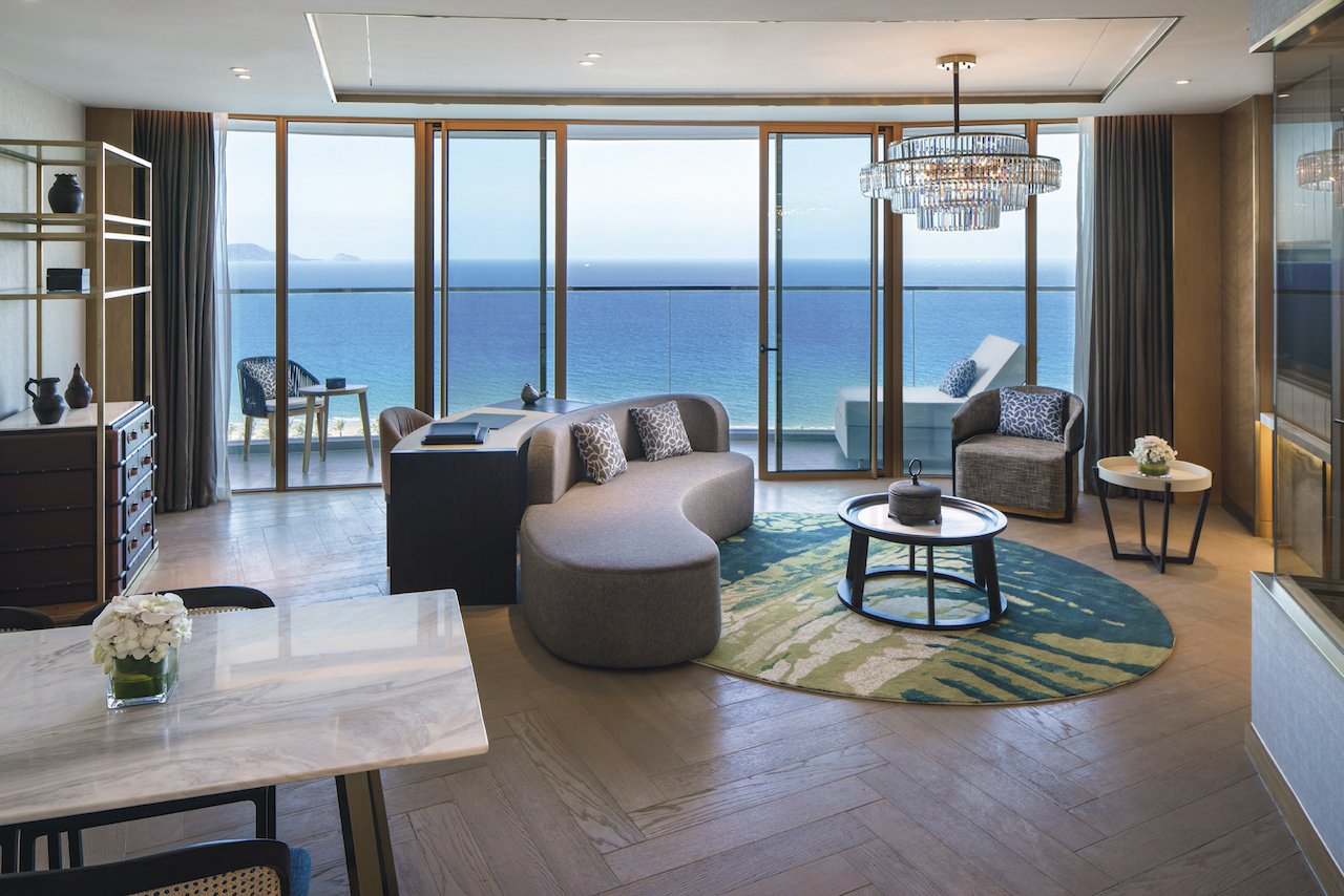 Hồ bơi ngoài trời cho cả gia đình tại Movenpick Cam Ranh