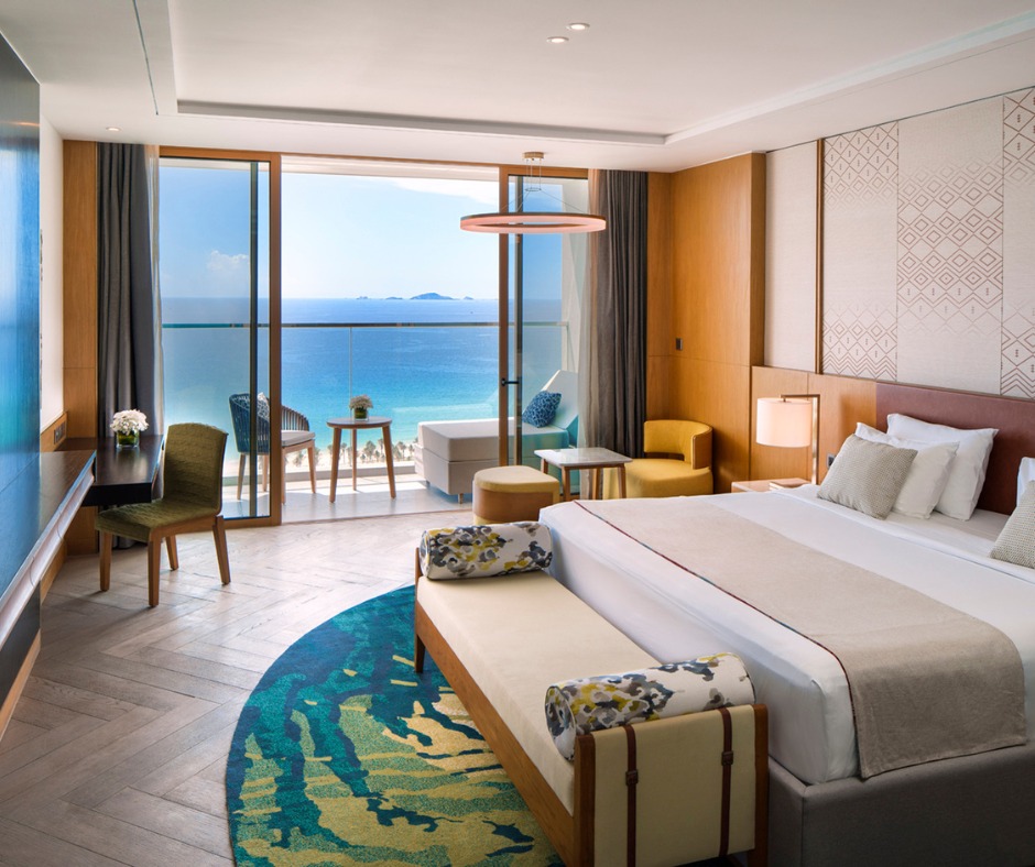 Bể bơi Movenpick resort Cam Ranh