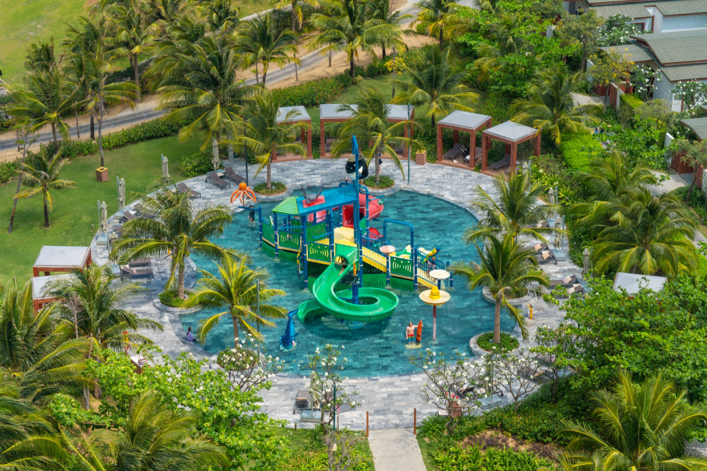 Nhà hàng Movenpick resort Cam Ranh