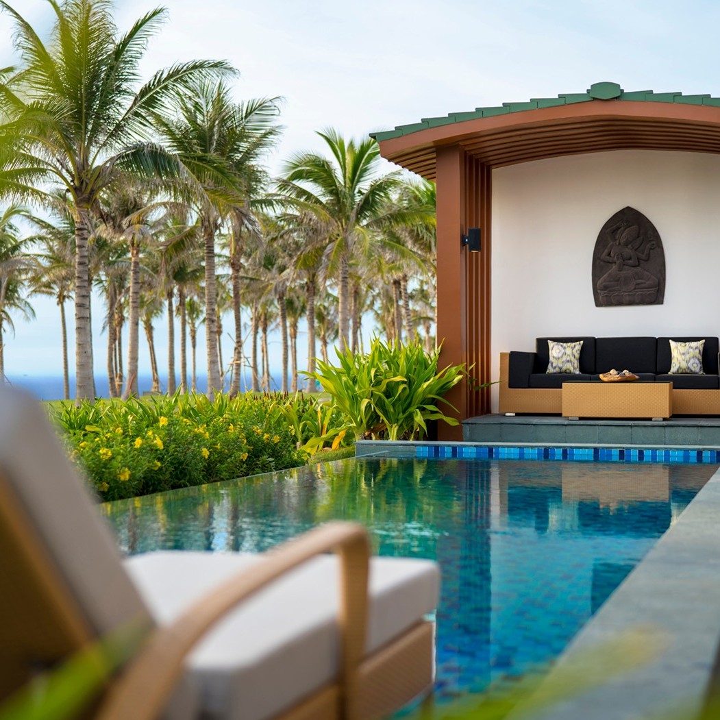 Không gian bồn tắm thư giãn đẳng cấp tại Movenpick Cam Ranh