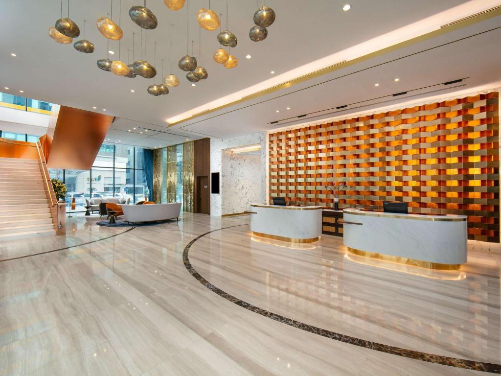 Sảnh khách sạn Movenpick Living West Hà Nội