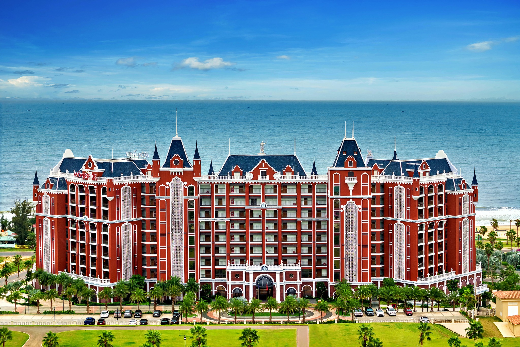 Top 5 combo khách sạn Phan Thiết sát biển có xe đưa đón giá tốt