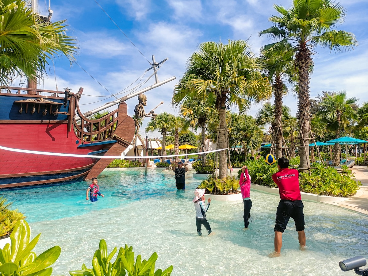 Hoạt động thể thao cho trẻ em tại Movenpick Phan Thiết