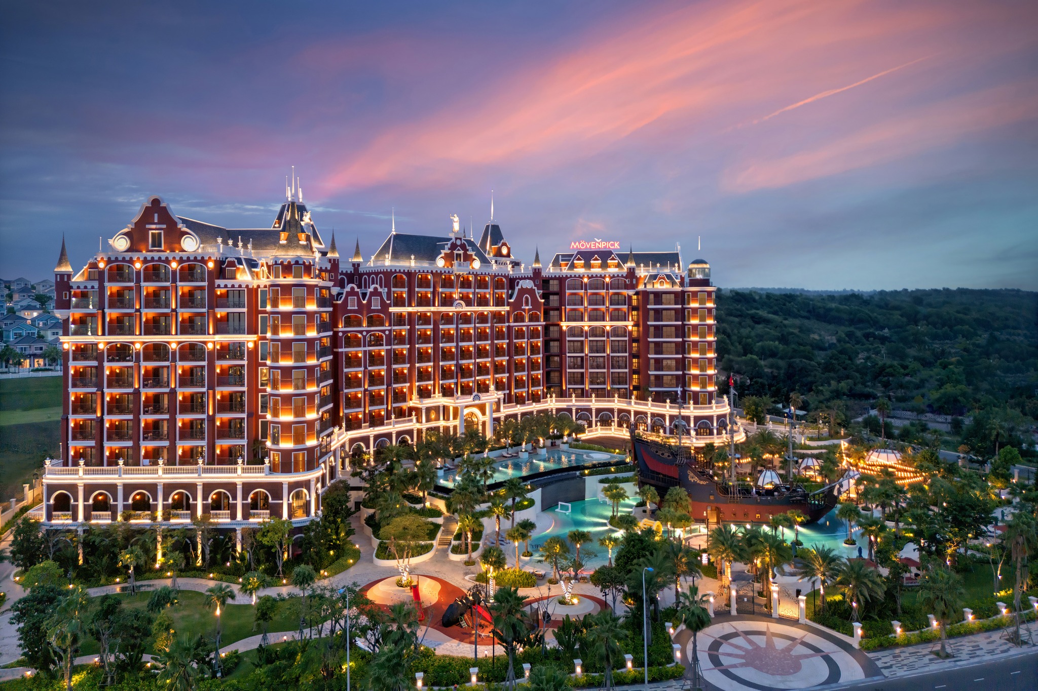 Kỳ nghỉ đẳng cấp tại “cung điện Movenpick Phan Thiết” tựa trời Âu