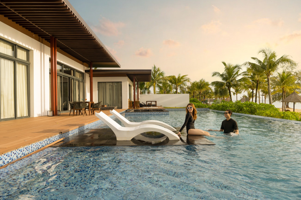 View biển hoàng hôn từ Movenpick Waverly Phú Quốc View biển hoàng hôn từ Movenpick Waverly Phú Quốc