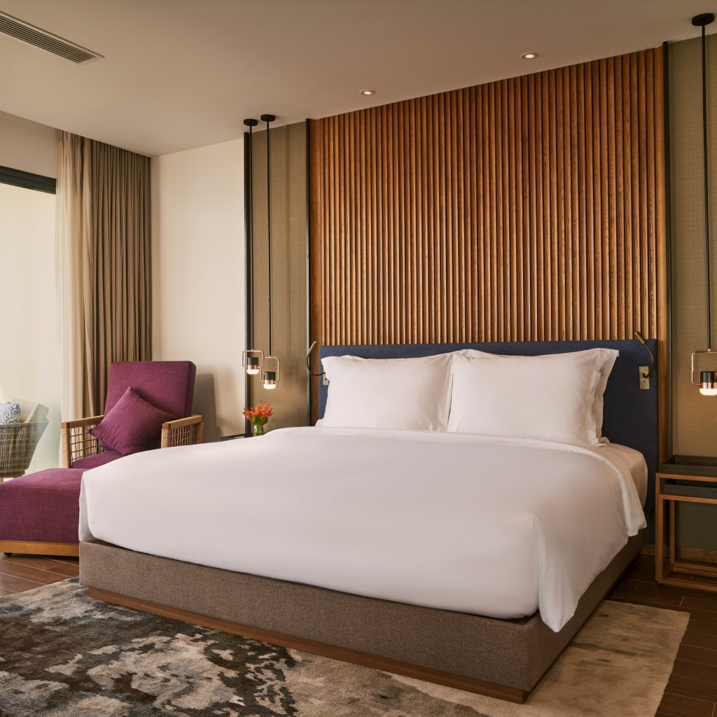 Phòng ngủ sang trọng trong biệt thự Movenpick Waverly Phú Quốc Phòng ngủ sang trọng trong biệt thự Movenpick Waverly Phú Quốc