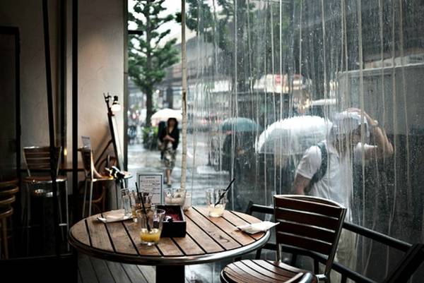Du lịch Đà Lạt thưởng thức cà phê và ngắm mưa...