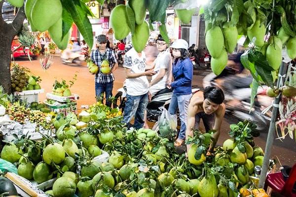 Trái cây tươi cho mâm ngũ quả mua sắm Tết Sài Gòn