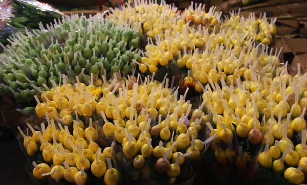 Hoa tươi đa dạng được vận chuyển về Sài Gòn dịp Tết