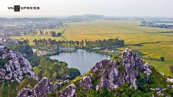 Vẻ đẹp độc đáo của các lối mòn đá vôi trên núi Trầm